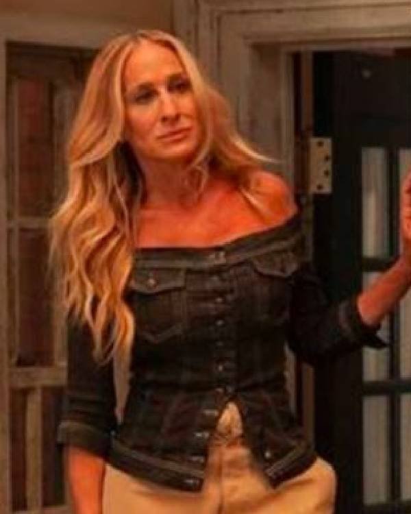 Sarah Jessica Parker And Just Like That Denim Off The Shoulders Top