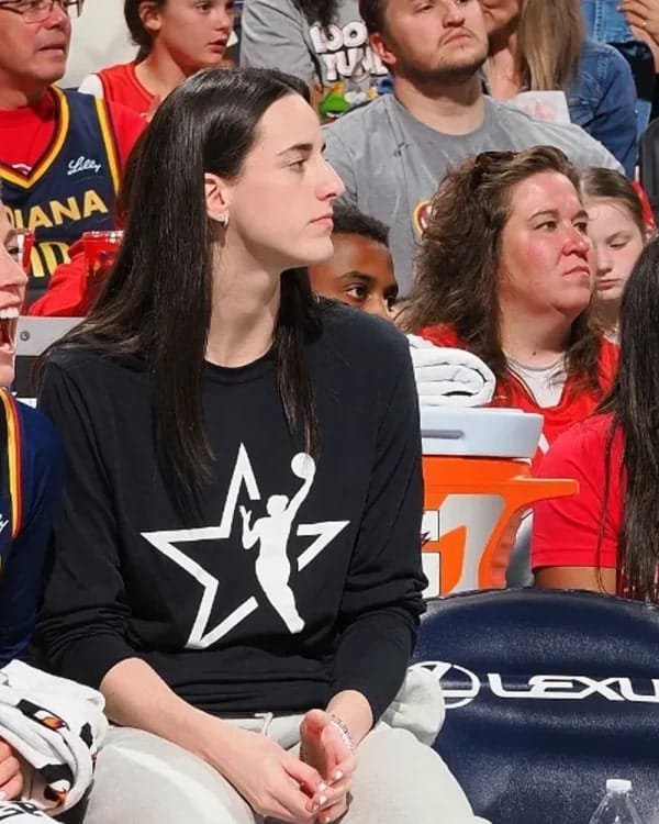 Indiana Fever Caitlin Clark Black Star Sweatshirt